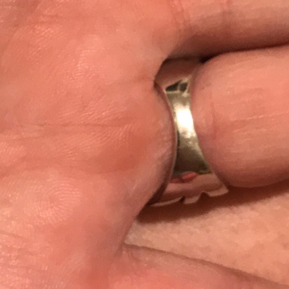 ❌❌❌SOLD❌❌❌BLACK AND WHITE DIAMOND CRISSCROSS BAND - Picture 6 of 7